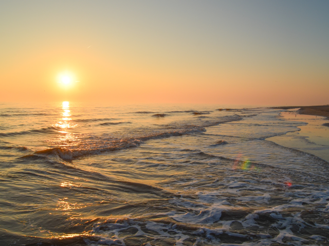 Coastal Wellbeing: Why Holidays by the Sea Make You Happier